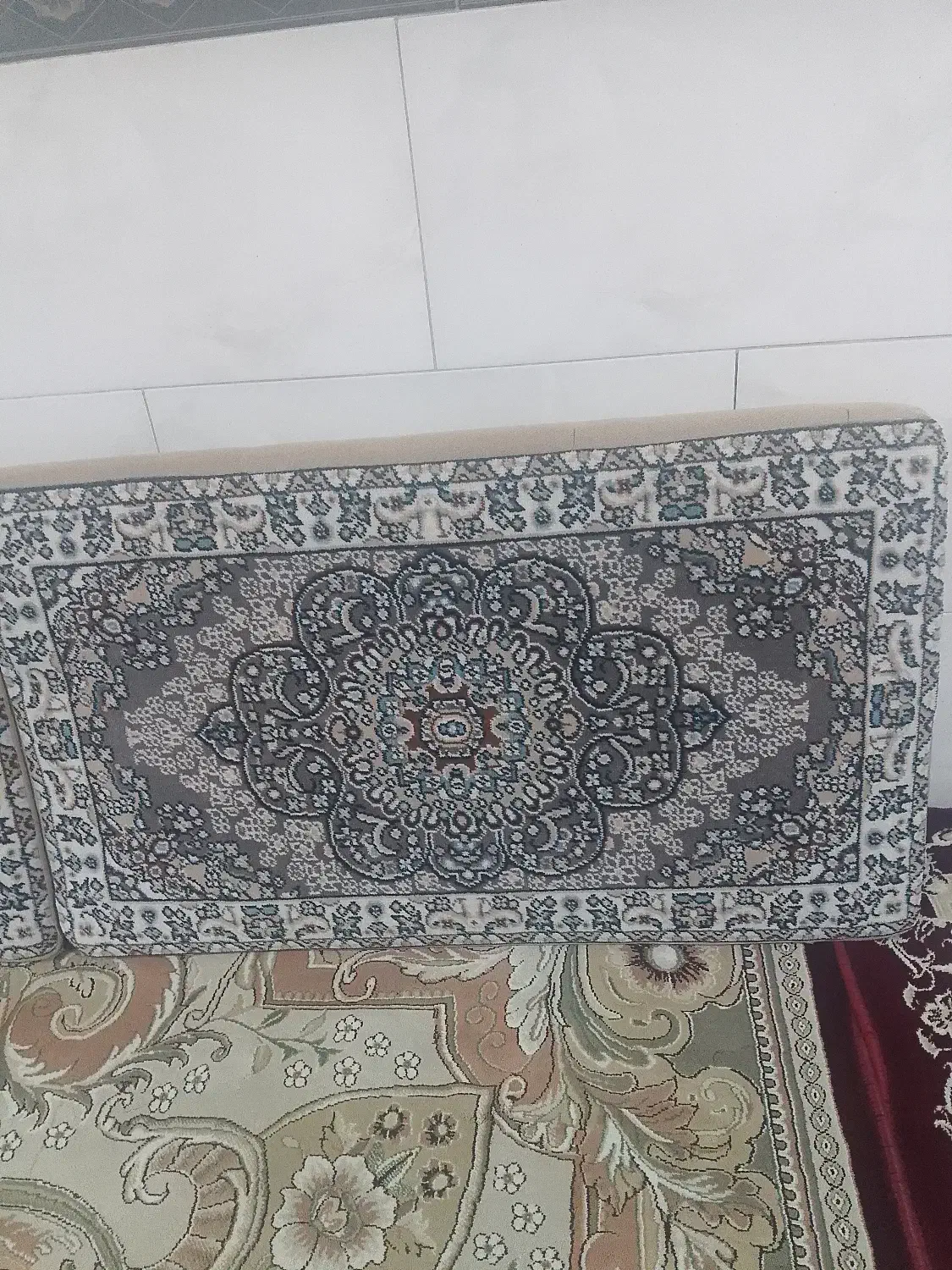 فرش 12متری و 9متری به همراه 2جفت پشتی|فرش|بهارستان, |دیوار