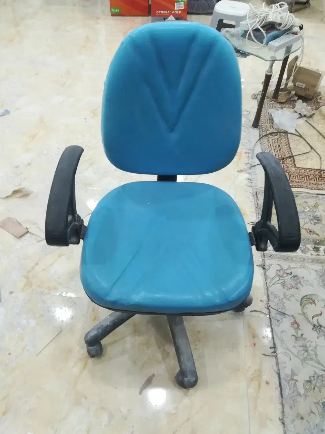 صندلی لاکی. و صندلی اداری|صندلی و نیمکت|بندر انزلی, بشمن|دیوار