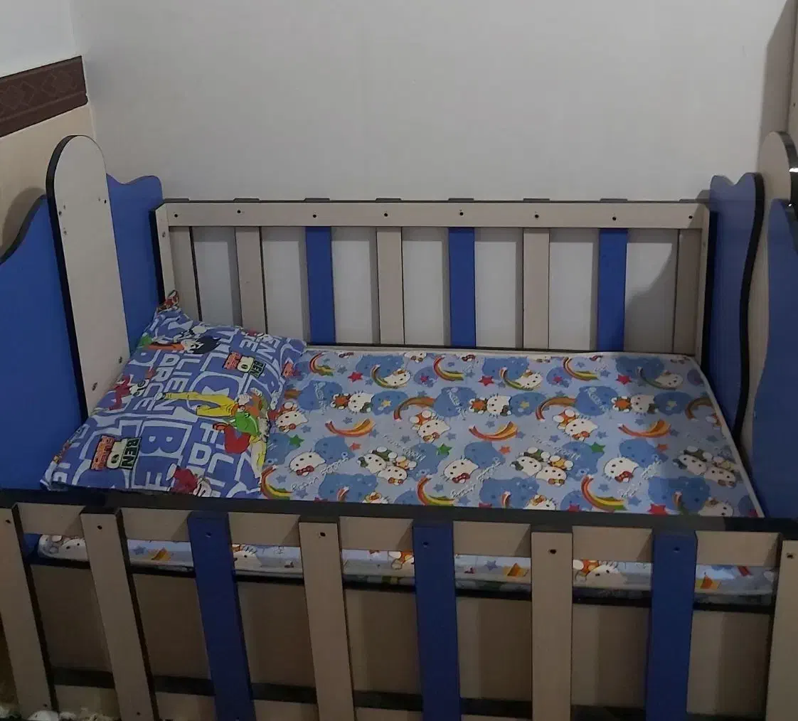 تخت کودک|تخت و صندلی بچه|کنگاور, |دیوار