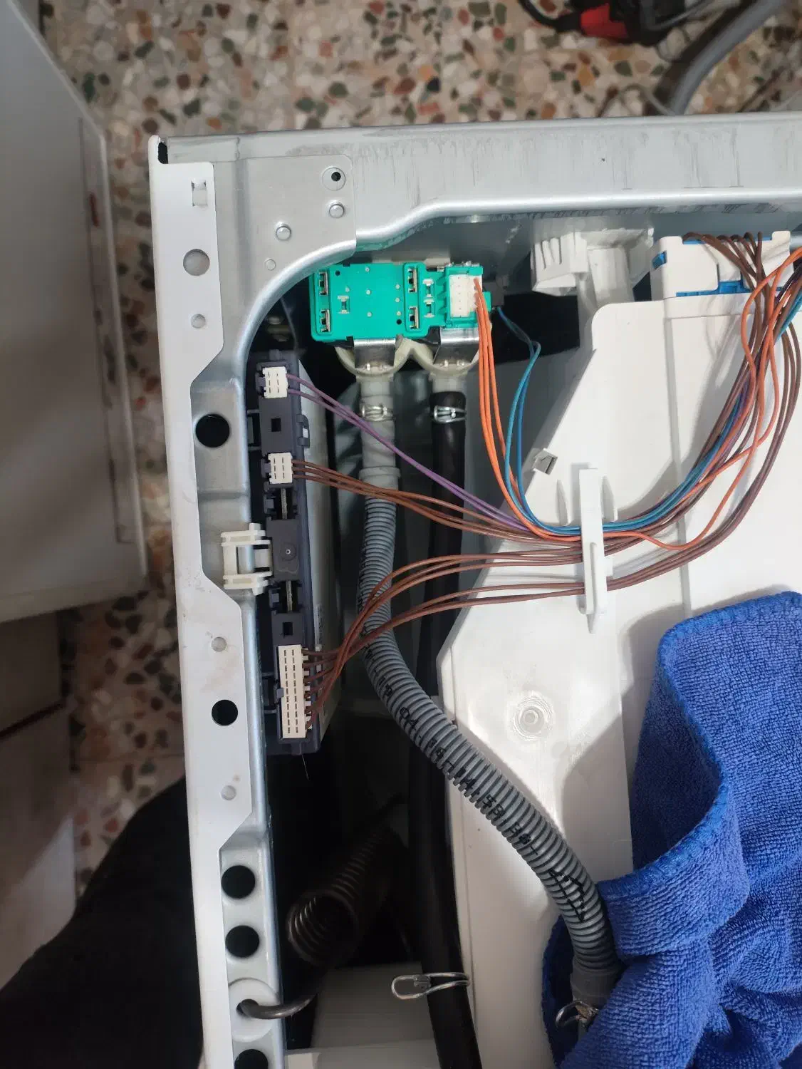 تعمیرات یخچال فریزر و لباسشویی|خدمات پیشه و مهارت|لنگرود, |دیوار