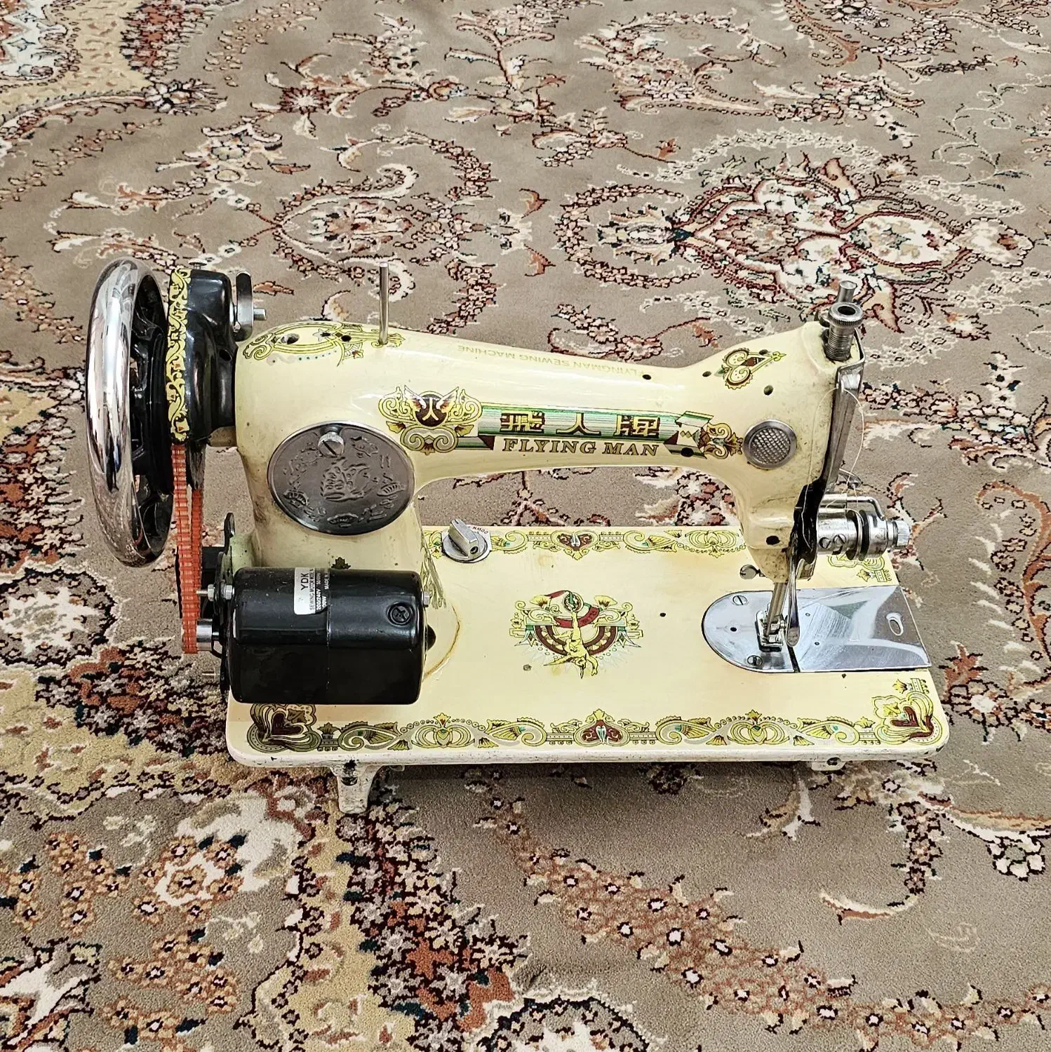 چرخ خیاطی|چرخ خیاطی و ریسندگی|کاشان, زیدی|دیوار