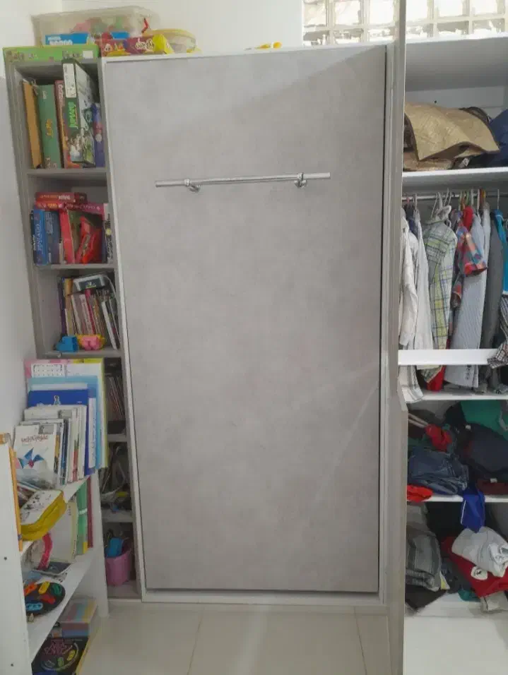 تخت تاشو|تخت و سرویس خواب|قم, شاه احمد قاسم|دیوار