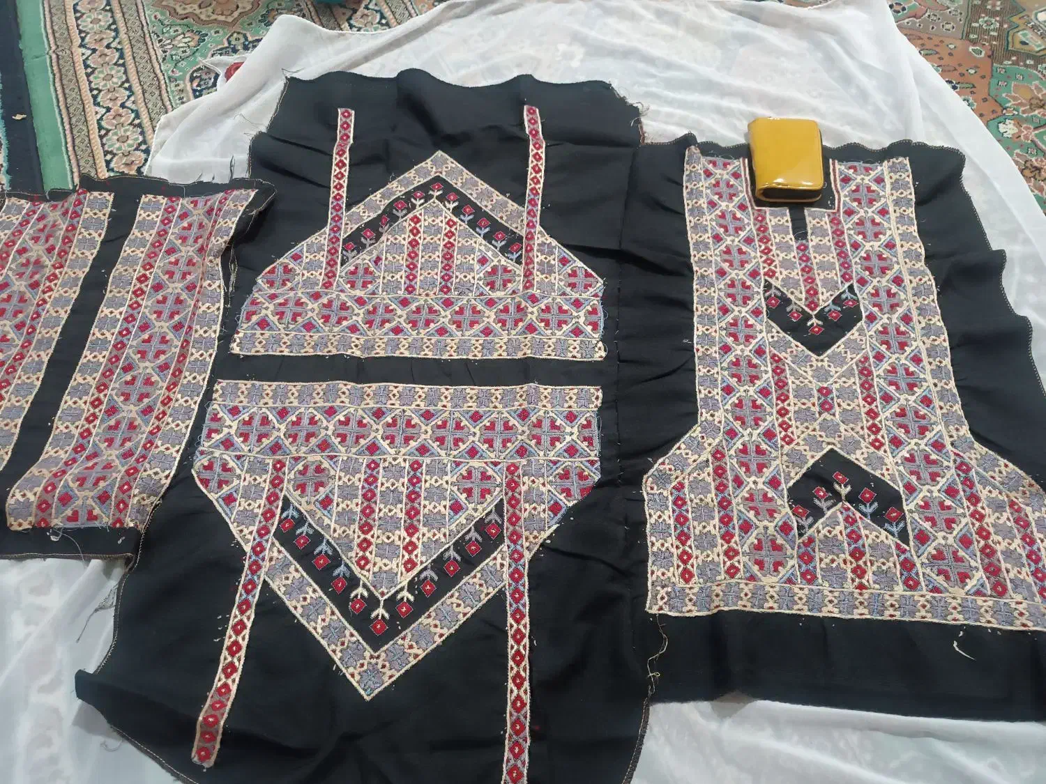 چرخ و دست عربی بچگانه .|کفش و لباس بچه|زاهدان, |دیوار