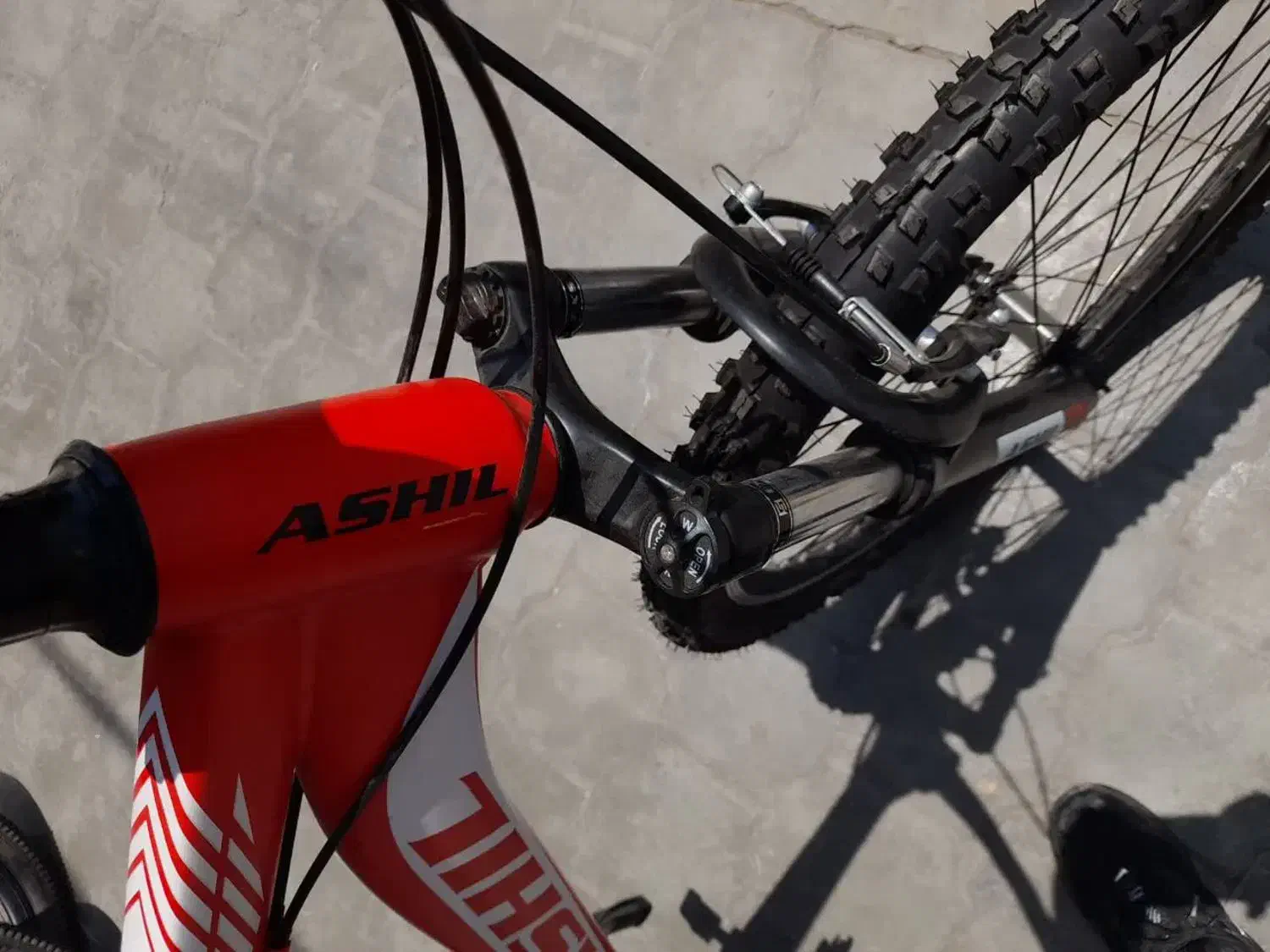 دوچرخه ۲۶ کوهستان ۲۱ دنده کلاجدار آشیل|دوچرخه، اسکیت، اسکوتر|یزد, |دیوار