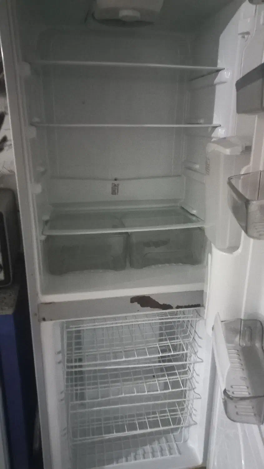 فروش یک عدد یخچال سالم سالم بشرط قیمت ۱۵ میلیون|یخچال و فریزر|پاتاوه, |دیوار