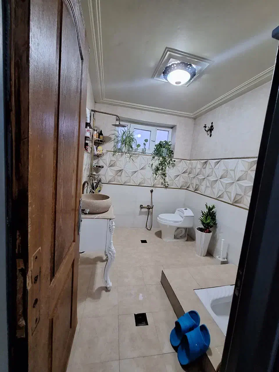 فرحزاد ۱۲۰ متر ۳خواب طبقه دوم