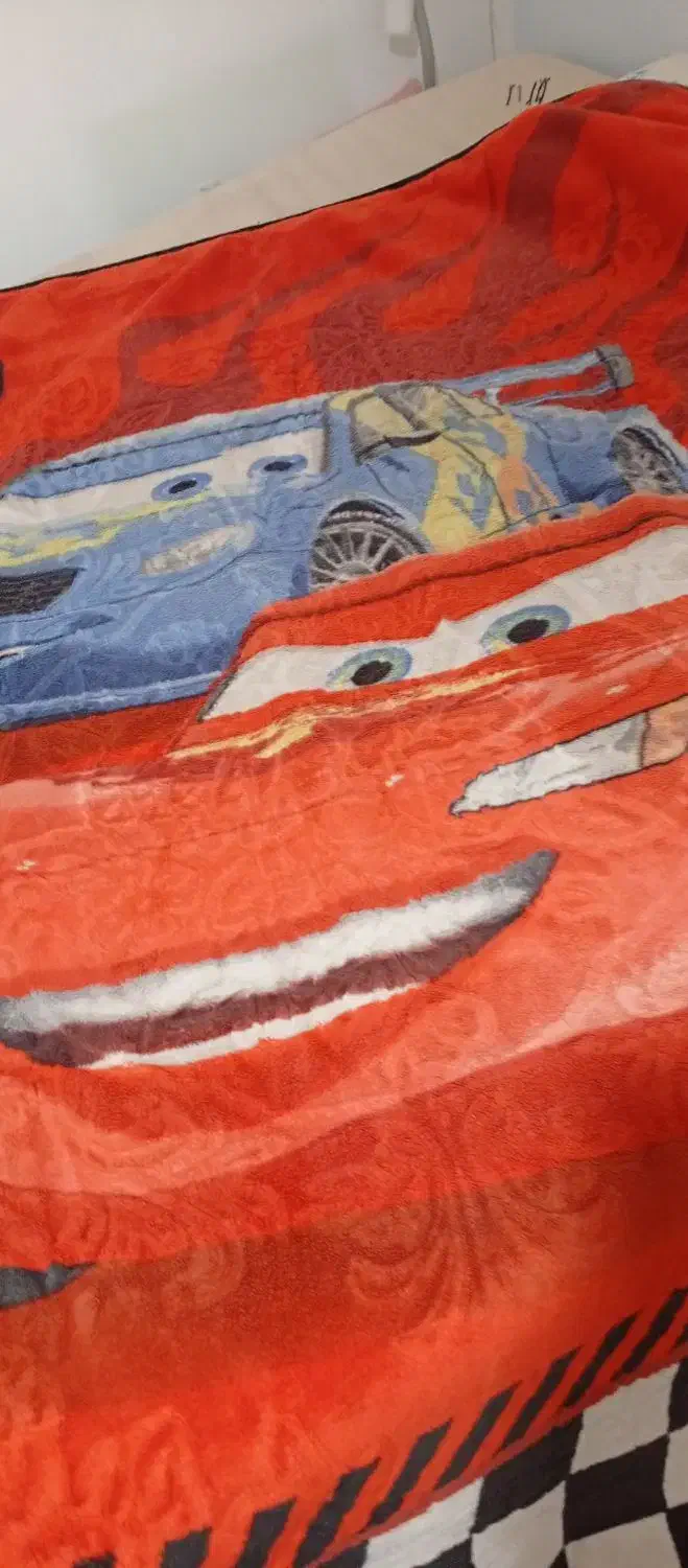 پتو یک نفره پسرونه|رختخواب، بالش، پتو|شاهین‌شهر, طالقانی|دیوار