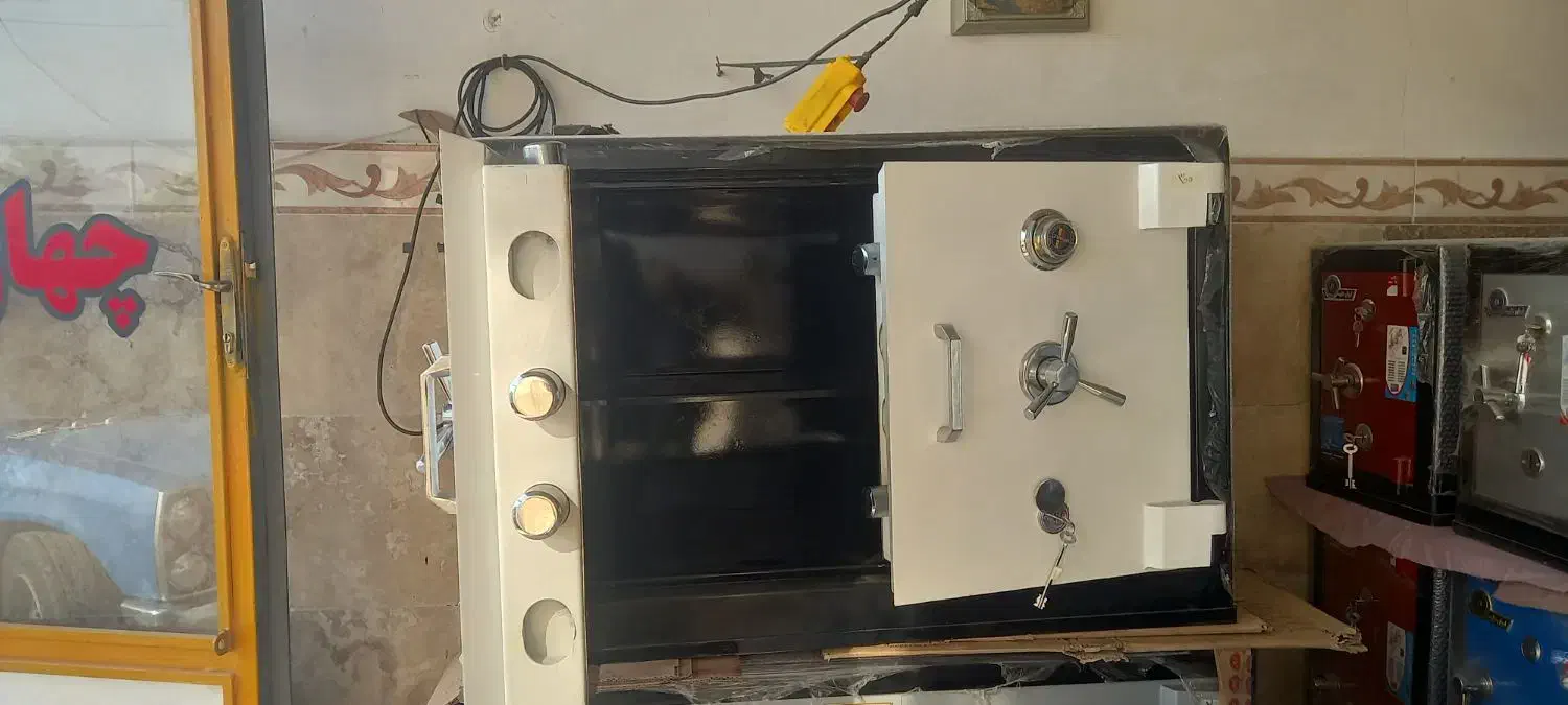 گاوصندوق زیرویترینی مکانیکی و دیجیتال|ابزارآلات|ملایر, |دیوار