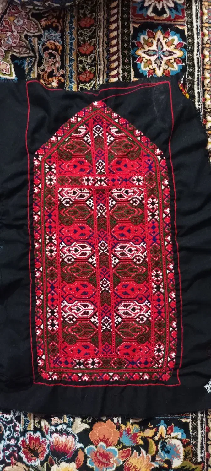 زی استین قرمز|لباس|زاهدان, |دیوار