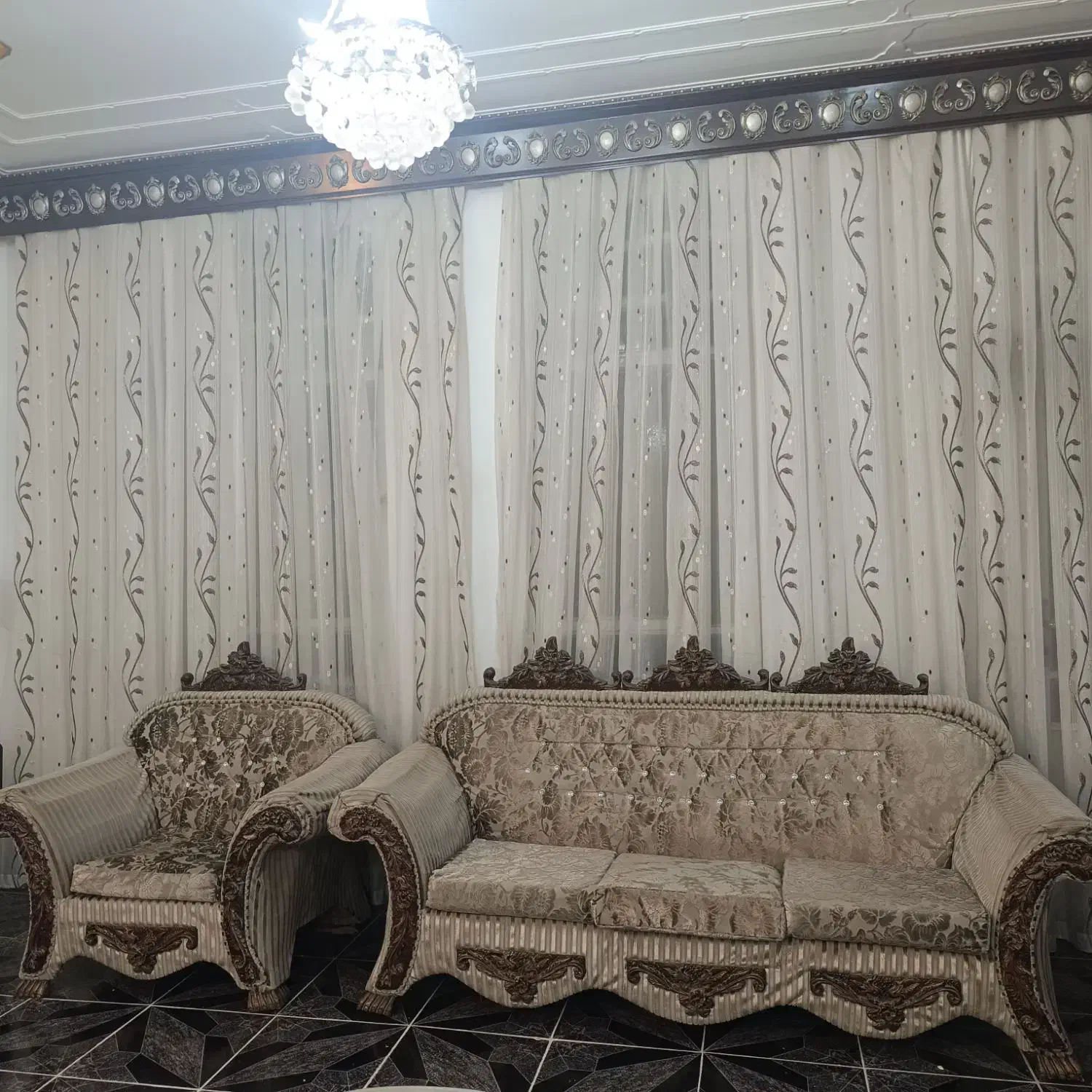 مبلمان|مبلمان خانگی و میز عسلی|میبد, |دیوار