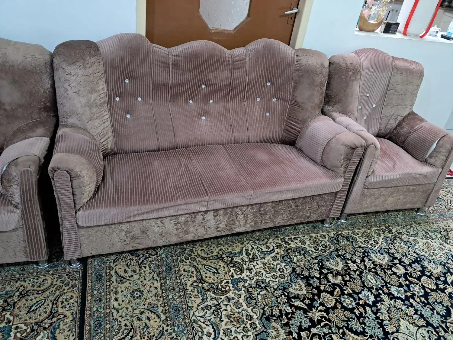 یک دست مبل بفروش میرسد|مبلمان خانگی و میز عسلی|رفسنجان, |دیوار