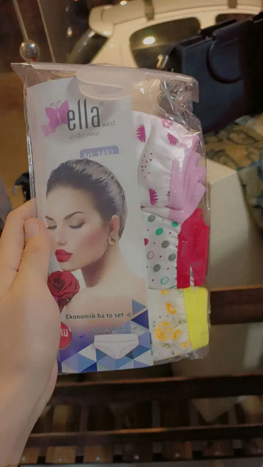 لباس زیر الا|لباس|کاشان, سرپله جدید|دیوار