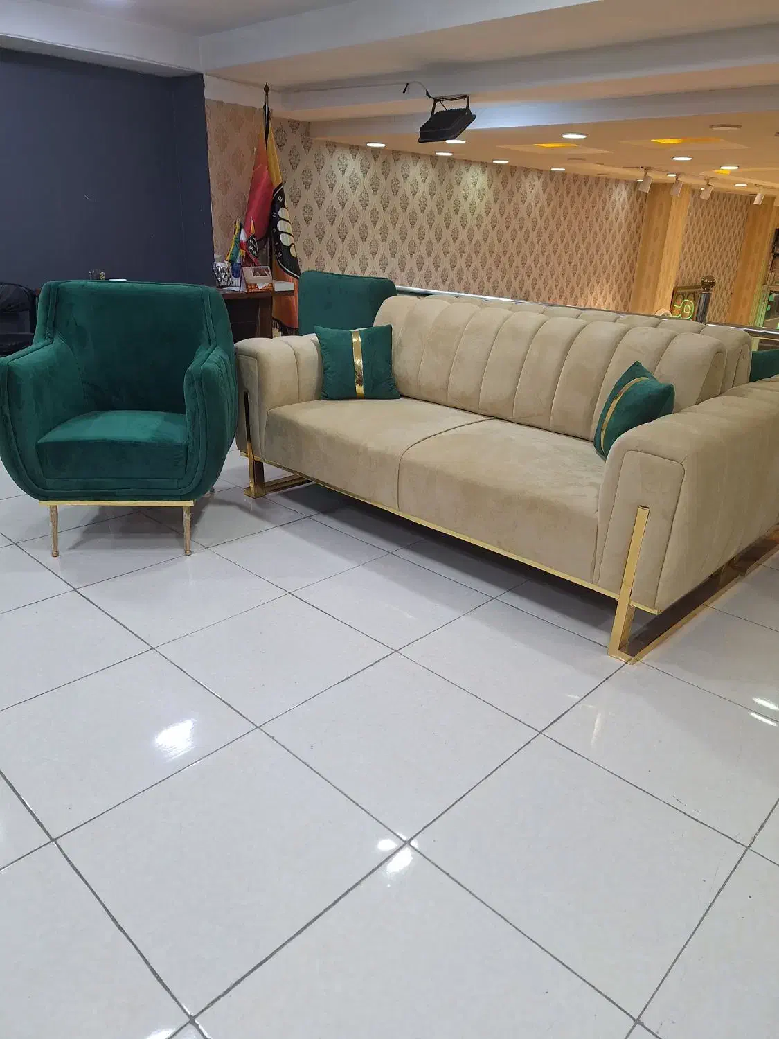 مبل پایه فلزی محکم مدل لینا|مبلمان خانگی و میز عسلی|مشکیندشت, |دیوار