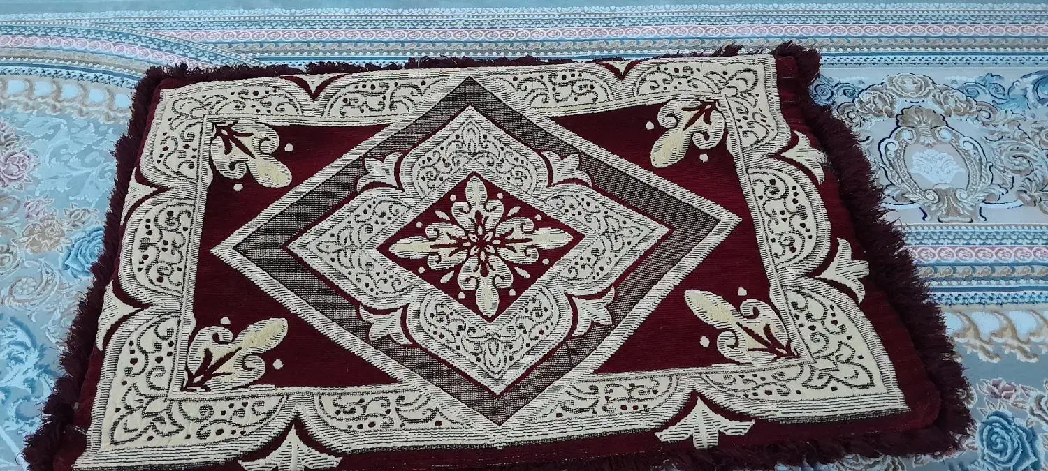 رو پشتی|پشتی|سبزوار, میدان بار|دیوار