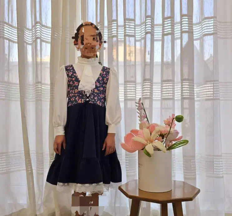 لباس دخترونه|لباس|شیراز, باغ تخت|دیوار