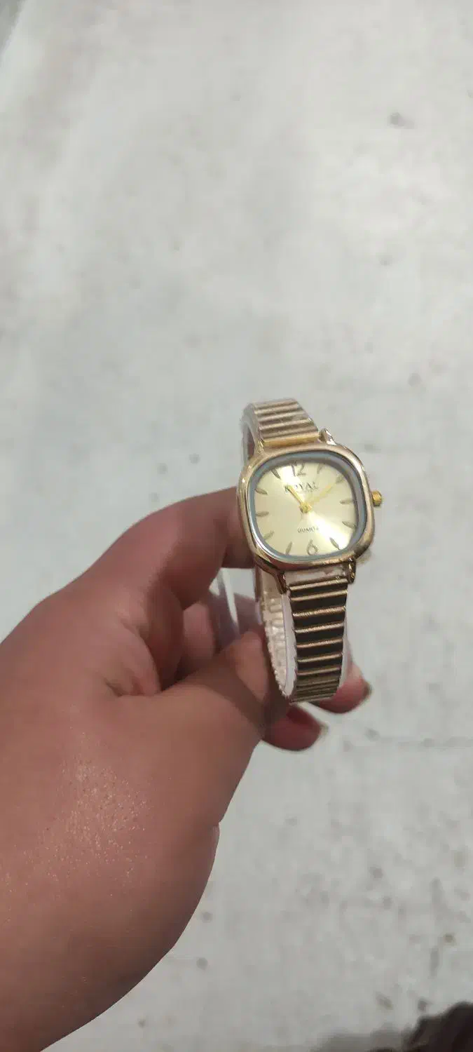 ساعت ناز خوب|ساعت|نجف‌آباد, شریعتی غربی|دیوار