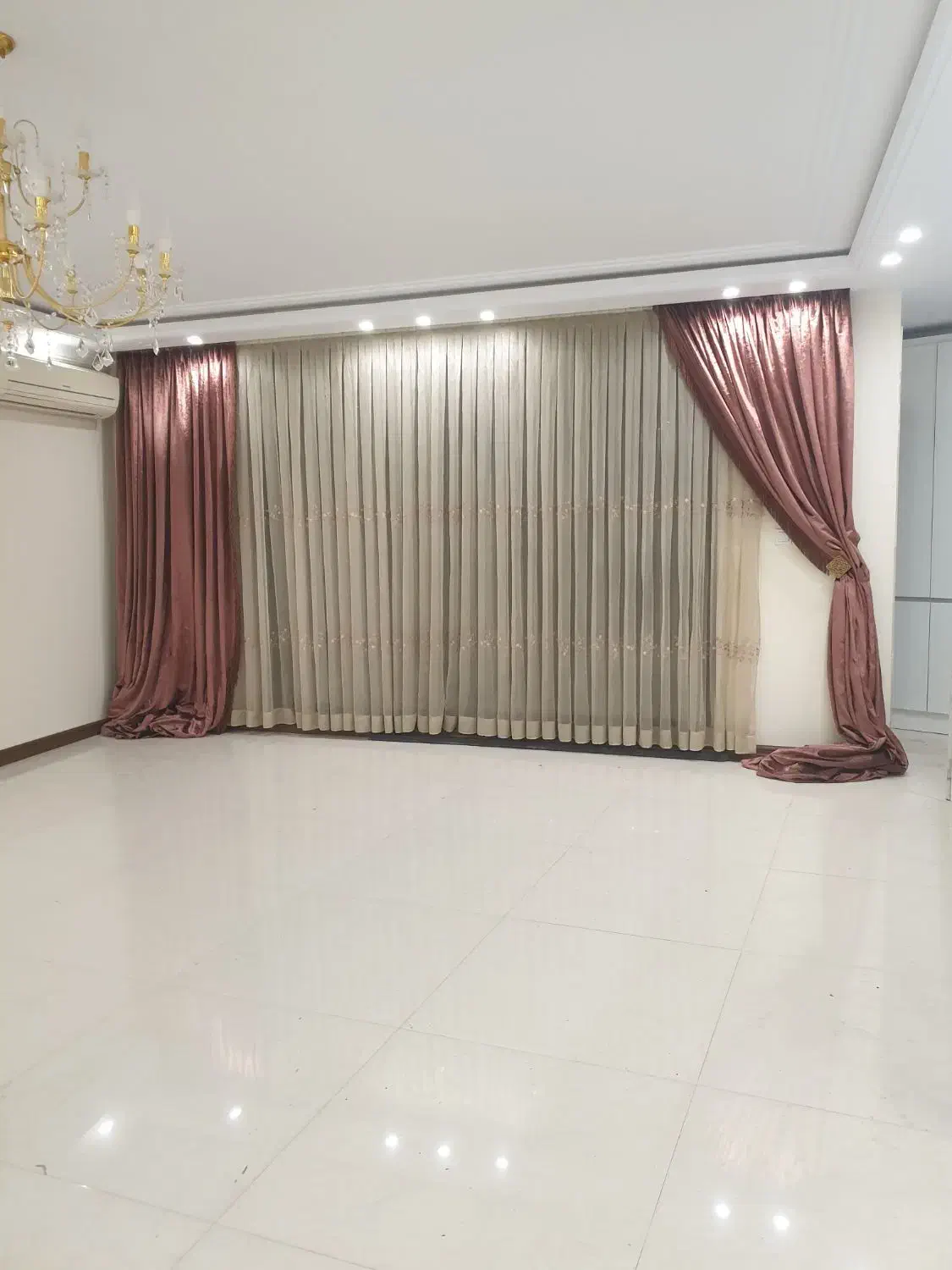 تعدادی پنل پرده جفت پارچه ترک|پرده، رانر، رومیزی|تهران, تجریش|دیوار