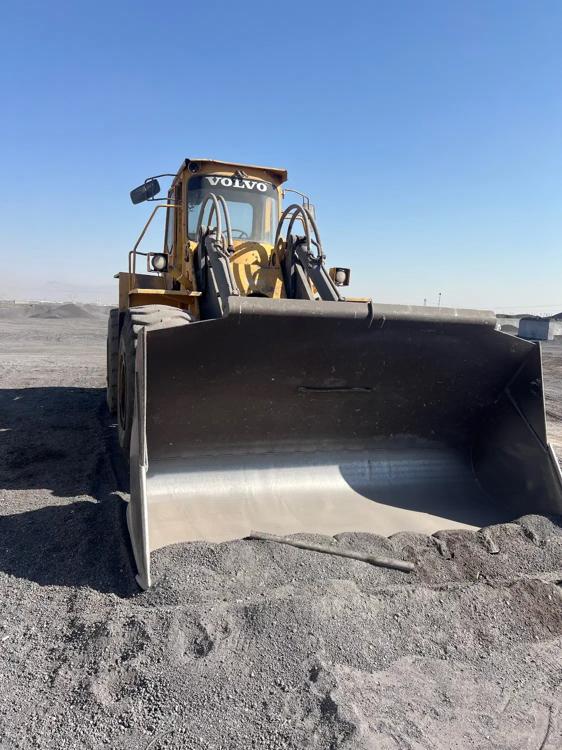 لودر ولوو 4600 پاکت ۷ تن|خودرو سنگین|باغ بهادران, |دیوار