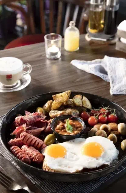 به یک خانم جهت کار در صبحانه خوری|استخدام خدمات فروشگاه و رستوران|بندرعباس, |دیوار