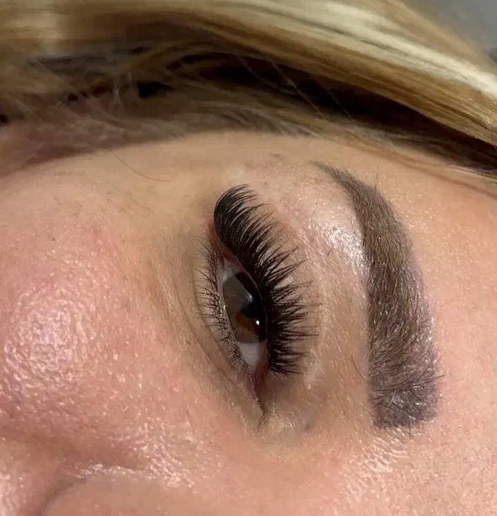 تخفیف اکستنشن مژه و کاشت و لیفت|خدمات آرایشگری و زیبایی|بندر انزلی, نوروزی|دیوار