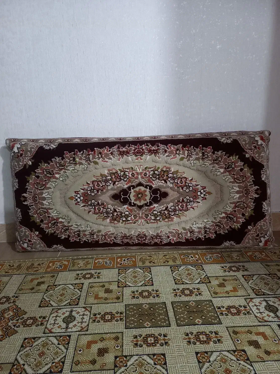 پشتی|پشتی|هادی شهر, |دیوار