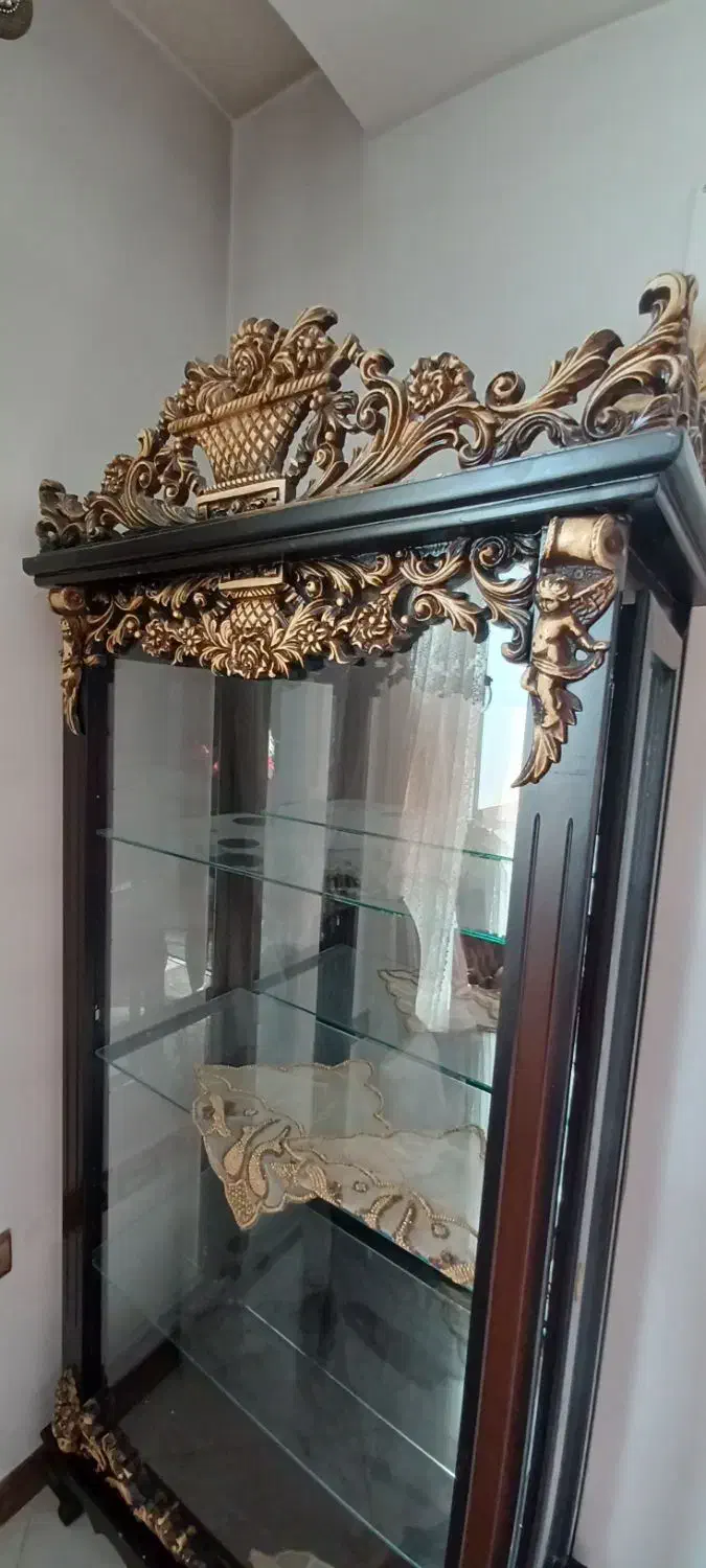 ۲ عدد بزرگ عروس صحیح و سالم|بوفه، ویترین، کنسول|برخوار, |دیوار