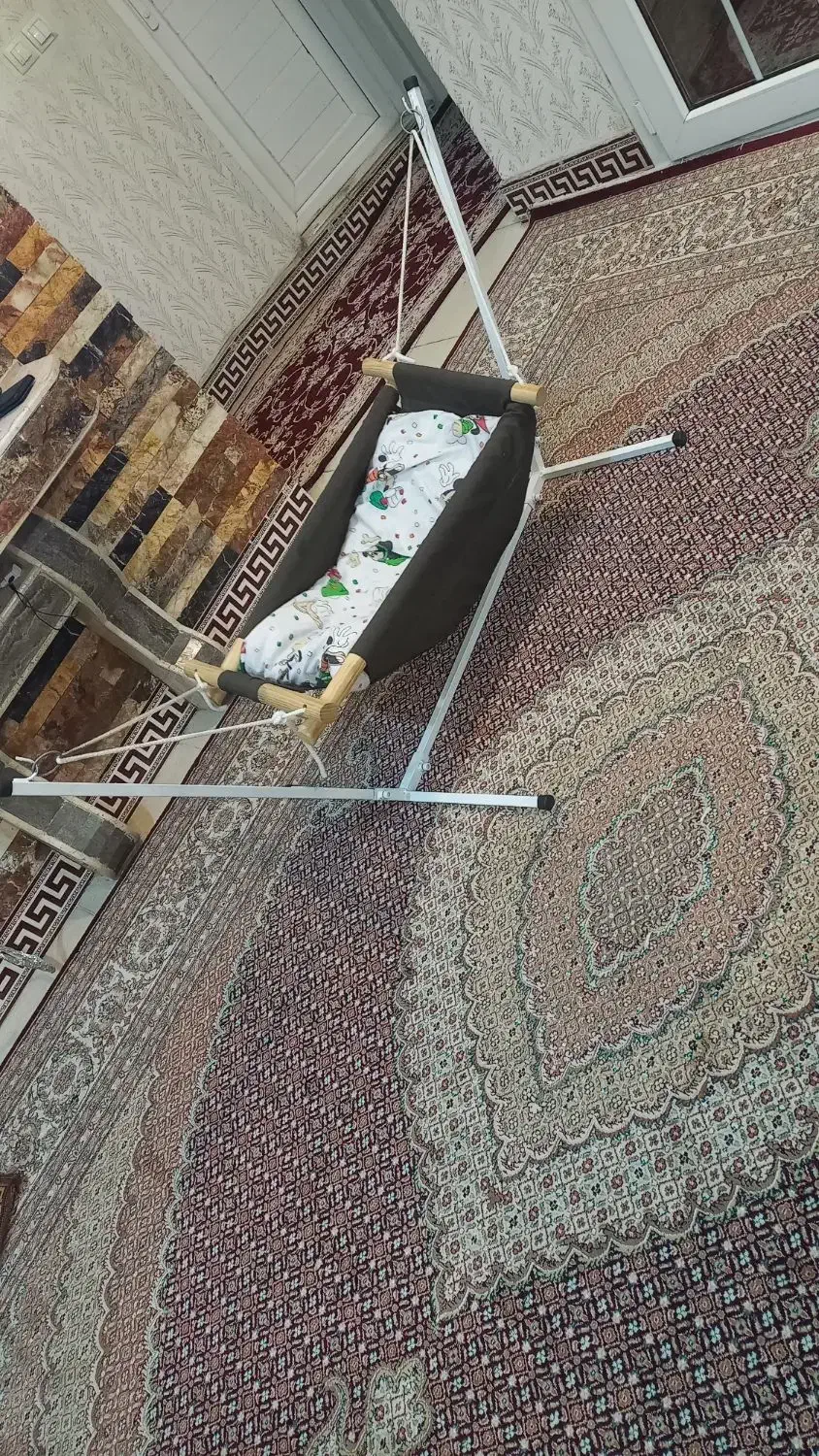 گهواره کودک|تخت و صندلی بچه|نهاوند, |دیوار