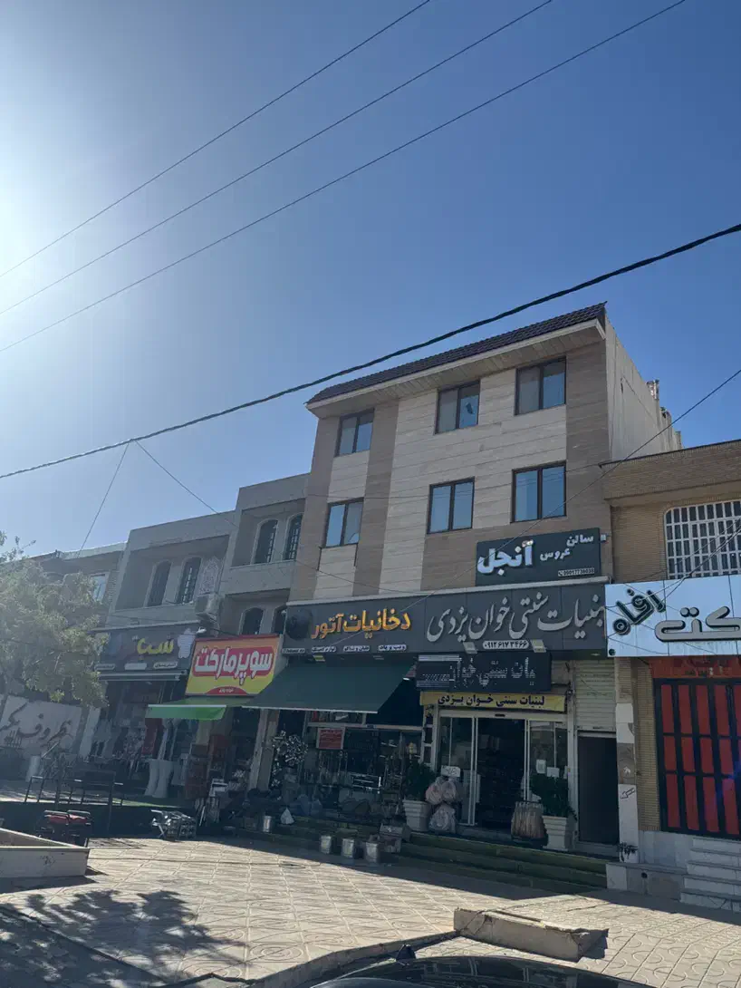 ۴۰ متر تجاری بر توحیدی راد ی طبق تجاری سند تک برگ|فروش مغازه و غرفه|شیراز, شهرک فرهنگیان|دیوار