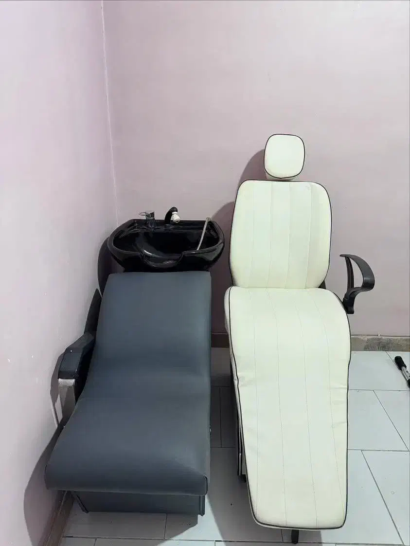 سرشور،صندلی میکاپ،آینه قدی،استند لاکژل|آرایشگاه و سالن‌های زیبایی|فردیس, ثابتی|دیوار