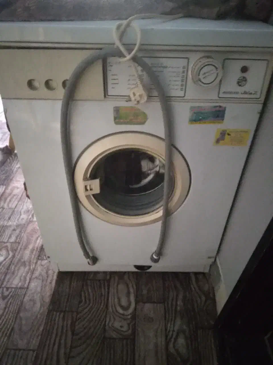 لباسشوی سالم تمیز بیدونه حرات|ماشین لباسشویی و خشککن لباس|بومهن, |دیوار