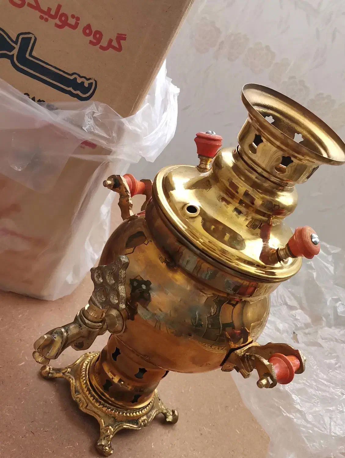 سماور دکوری برنجی|سماور، چایساز، قهوهساز|سبزوار, قصبه شرقی|دیوار