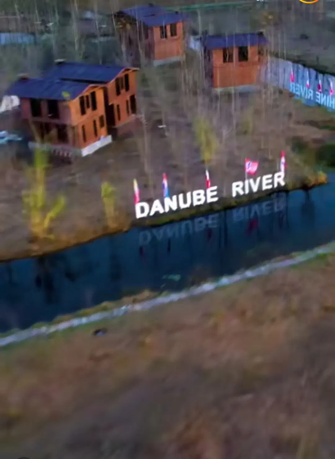 رویا نیست صاحب ویلا کنار آب شو با شرایط ویژه|فروش خانه و ویلا|گلپایگان, |دیوار