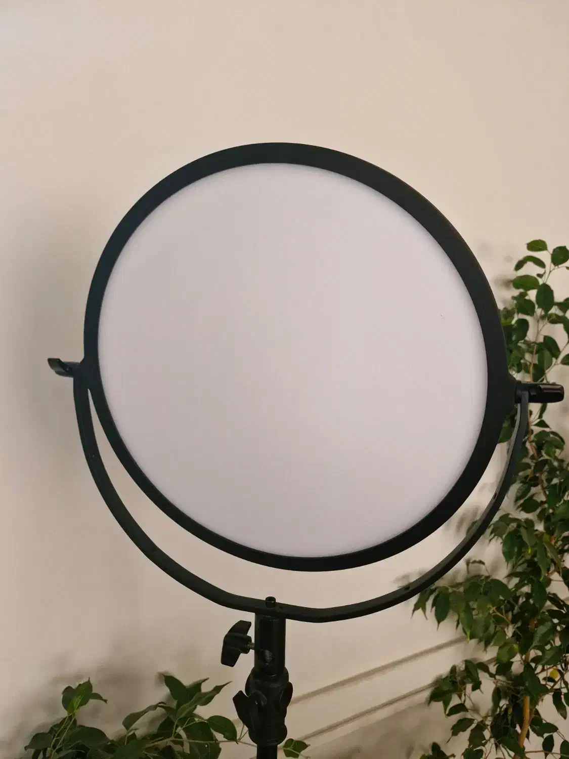 سافت لایت و rgb|دوربین عکاسی و فیلم‌برداری|ارومیه, |دیوار