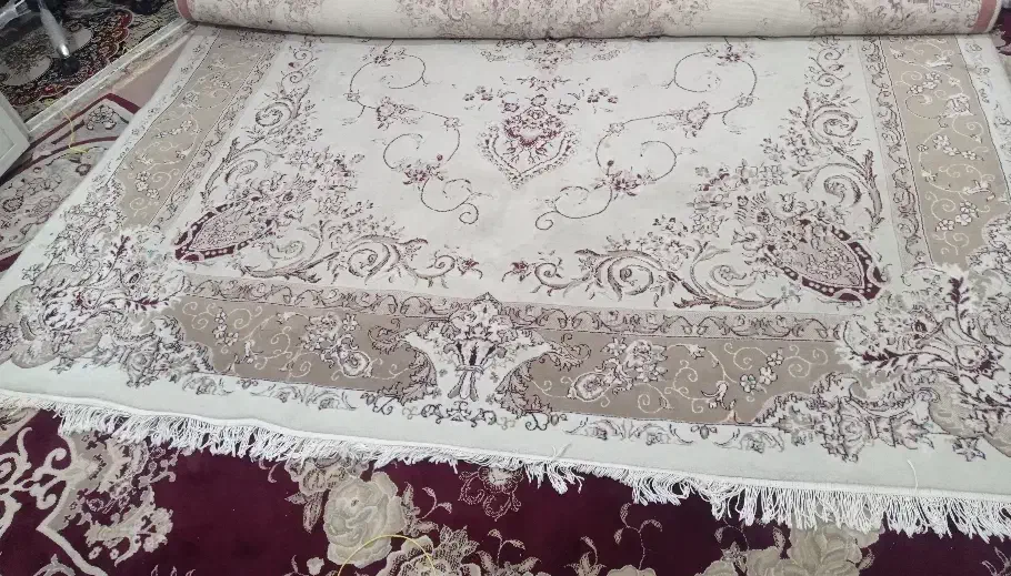 فرش نه متری|فرش|قم, دروازه ری|دیوار