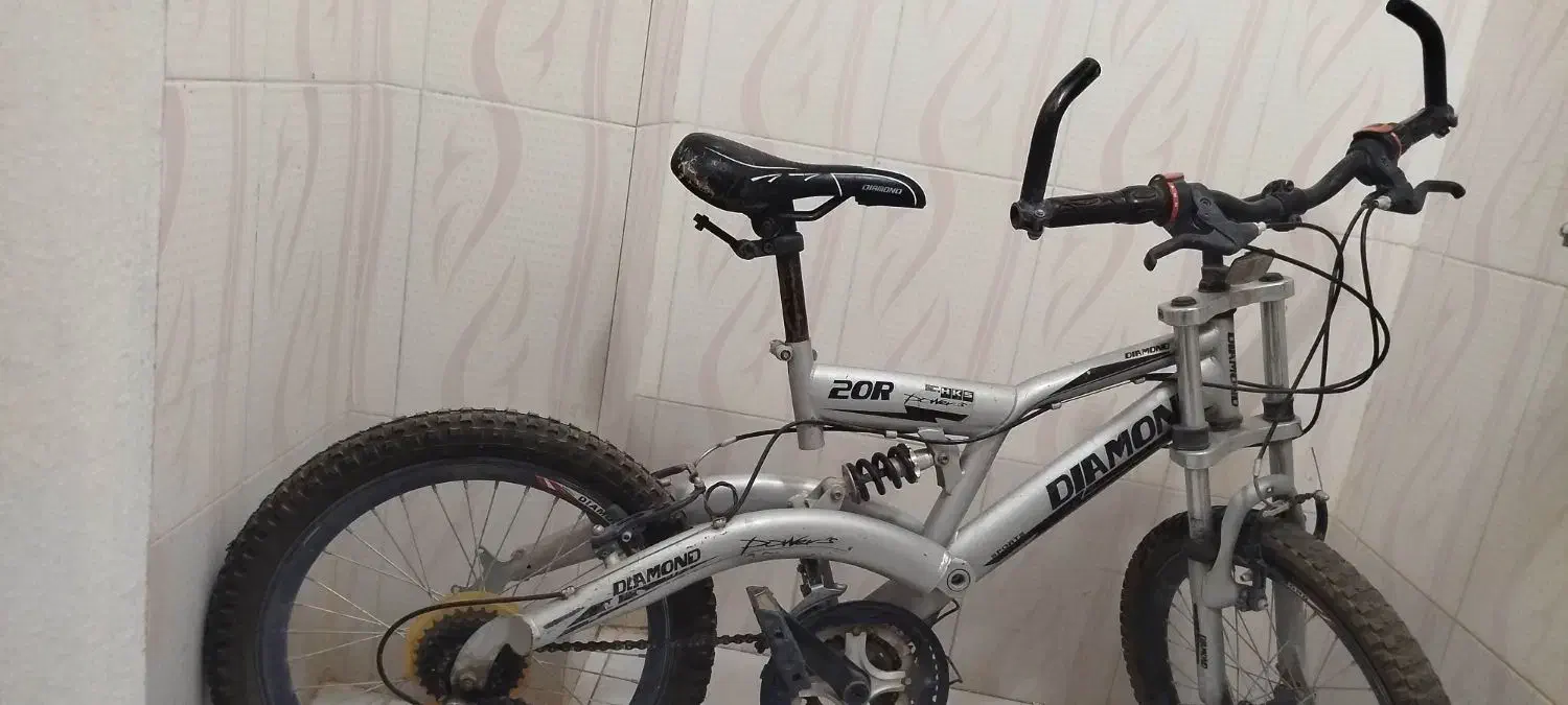 فروش میزو صندلی و تخت و دوچرخه|حراج|مریوان, |دیوار