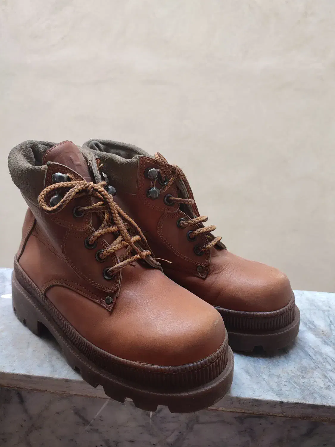 بوت زنانه چرم طبیعی سایز ۳۷|کیف، کفش، کمربند|سبزوار, بیهق شرقی|دیوار