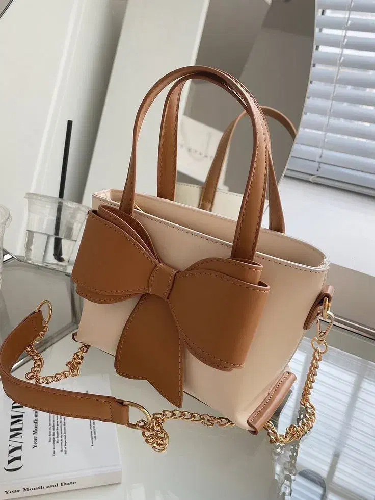 تخته کار منتاژکار  پادو کیف دوزی زنانه|استخدام صنعتی، فنی، مهندسی|مشهد, حسین‌آباد|دیوار