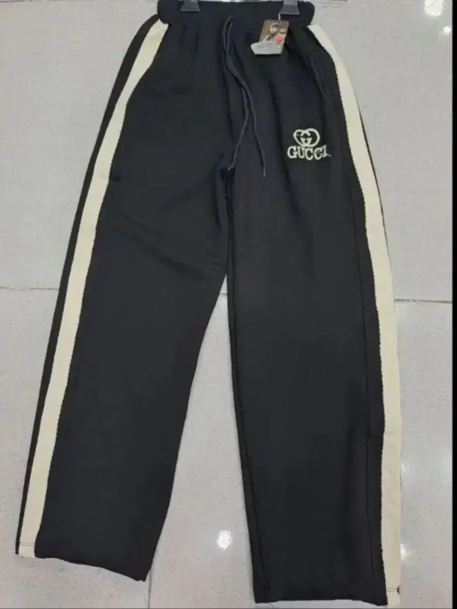 شلوار|لباس|قنوات, |دیوار