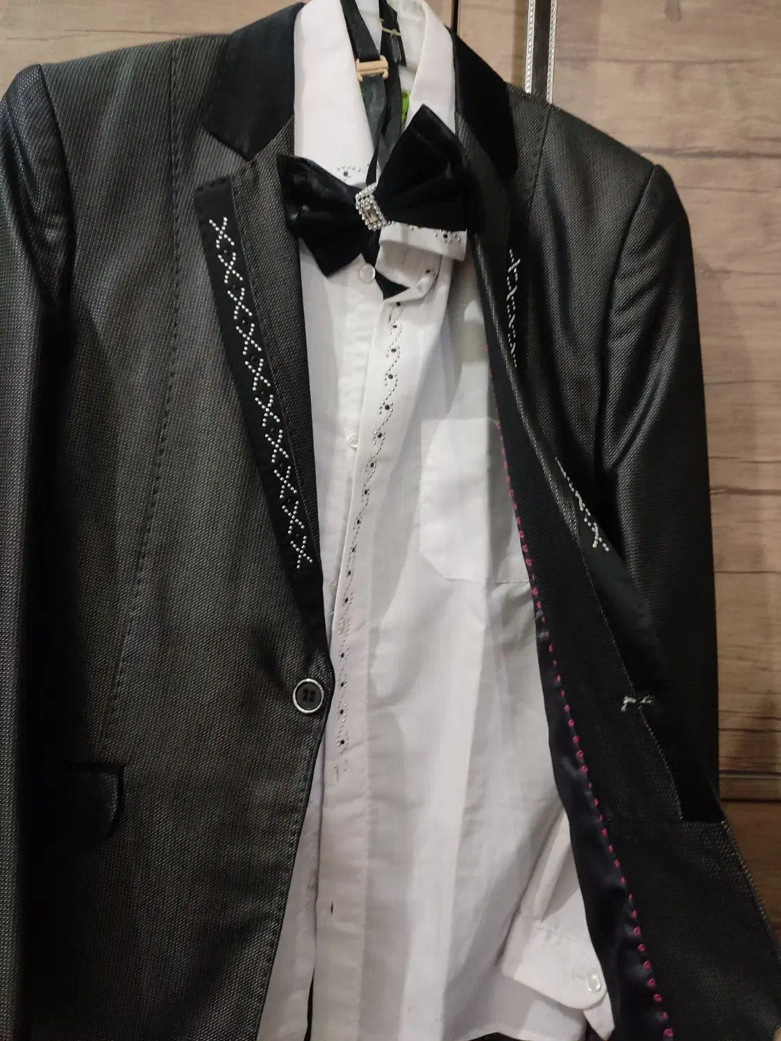 کت‌وشلوار‌همراه‌پیراهن‌وپاپیون|لباس|سنندج, |دیوار