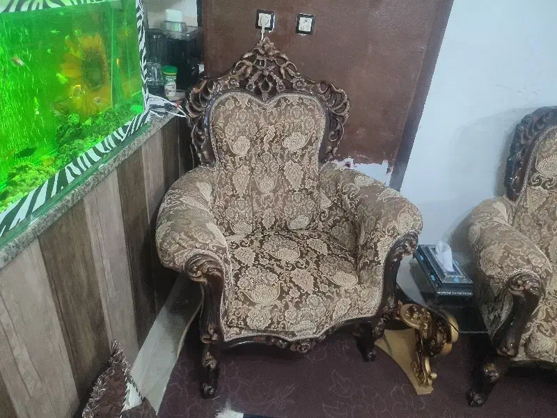 مبل سلطنتی فوق تمیز 9 نفره|مبلمان خانگی و میز عسلی|صدرا-فارس, فاز ۲|دیوار