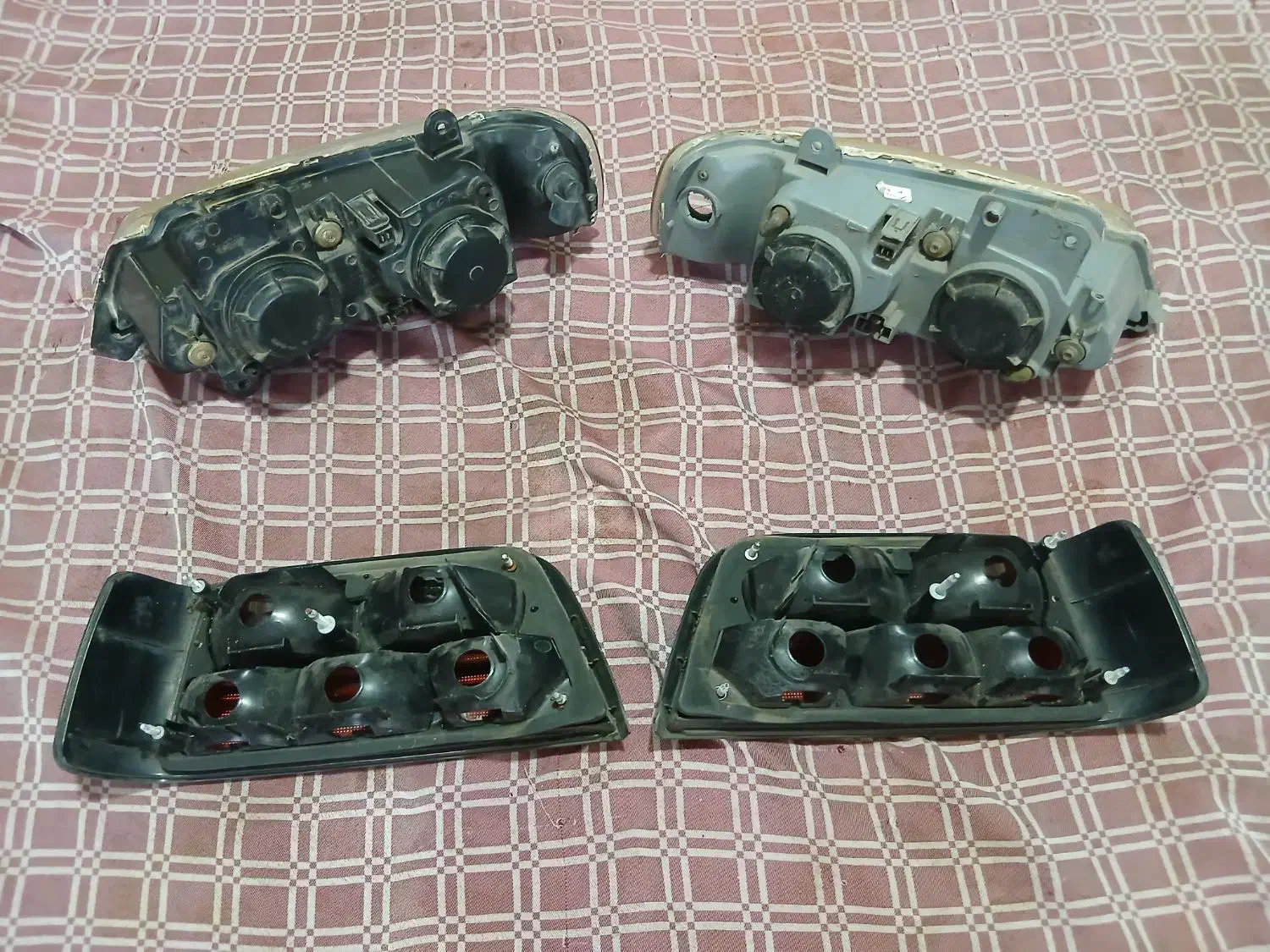 چراغ جلو و عقب پژو|قطعات یدکی و لوازم جانبی|رشت, شهرک احمد خمینی|دیوار