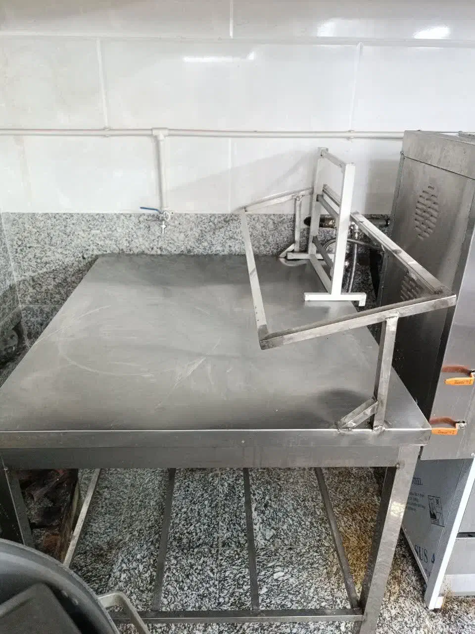 میز استیل|ظروف پخت‌وپز|قم, شهرک فاطمیه|دیوار