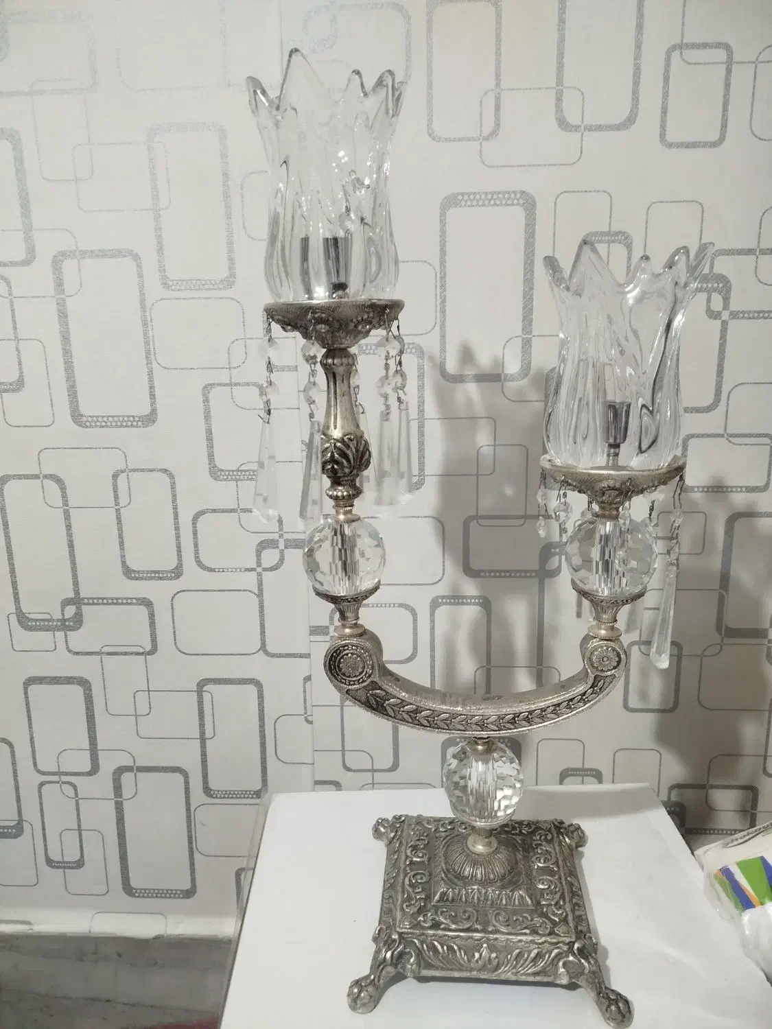 لاله نقره ای|لوستر و چراغ آویز|اصفهان, خانه اصفهان|دیوار