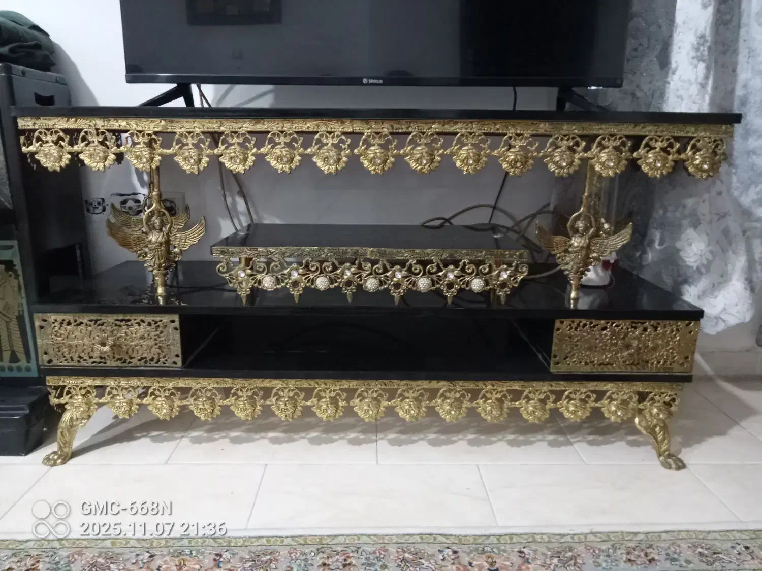 میز تلویزیون|میز تلویزیون|ری, علایین|دیوار