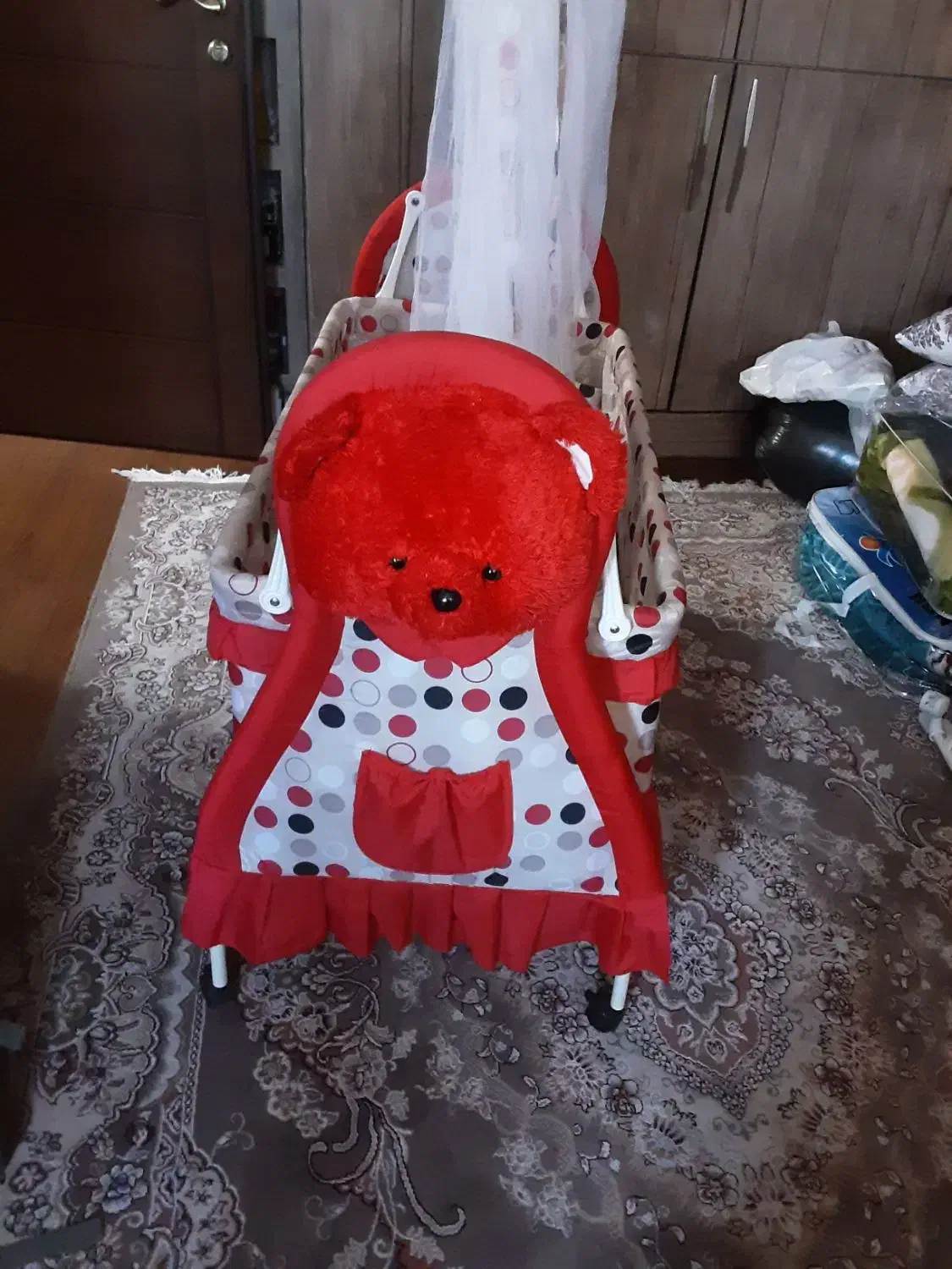 گهواره .بچه کاملا نو تمیز|تخت و صندلی بچه|رشت, گلسار|دیوار