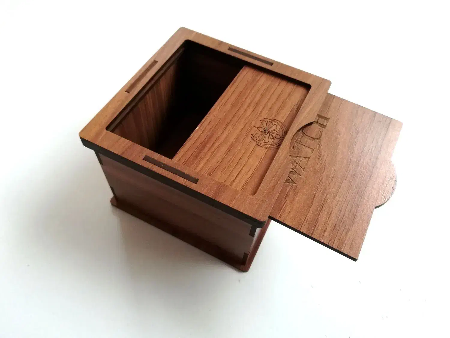 جعبه ساعت چوبی و کادویی به همراه بالشتک|صنایع دستی و سایر لوازم تزئینی|مرودشت, گندم‎|دیوار