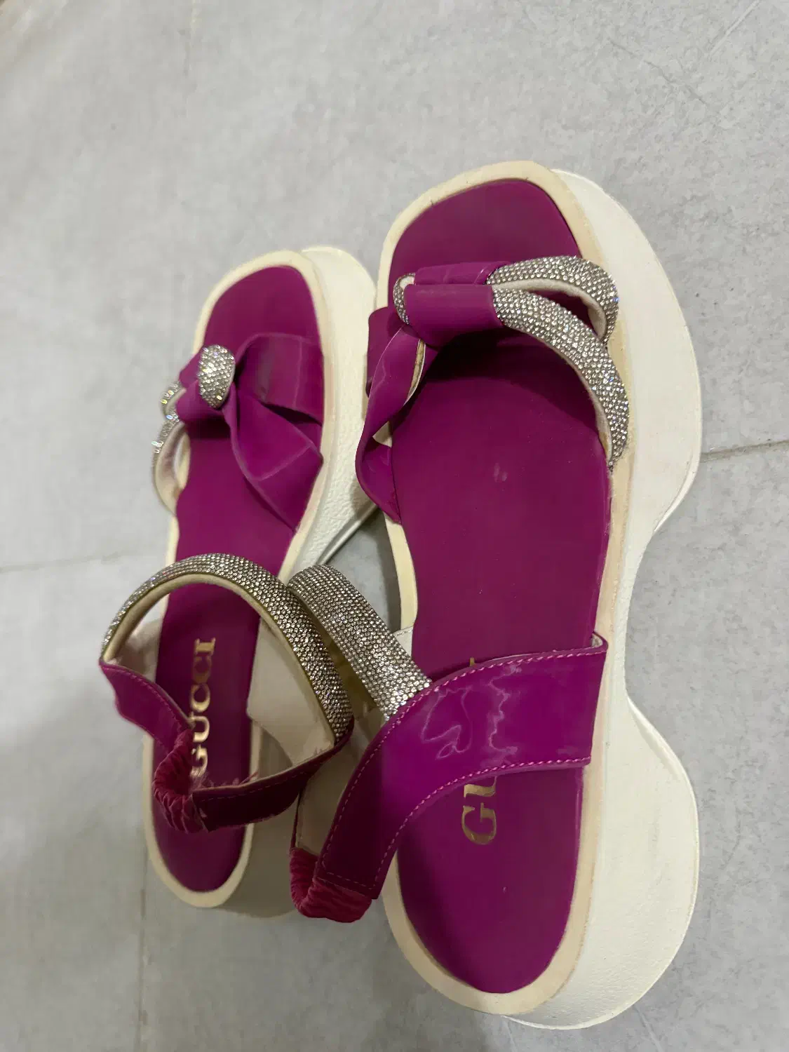 کفش نو|کیف، کفش، کمربند|جهرم, |دیوار