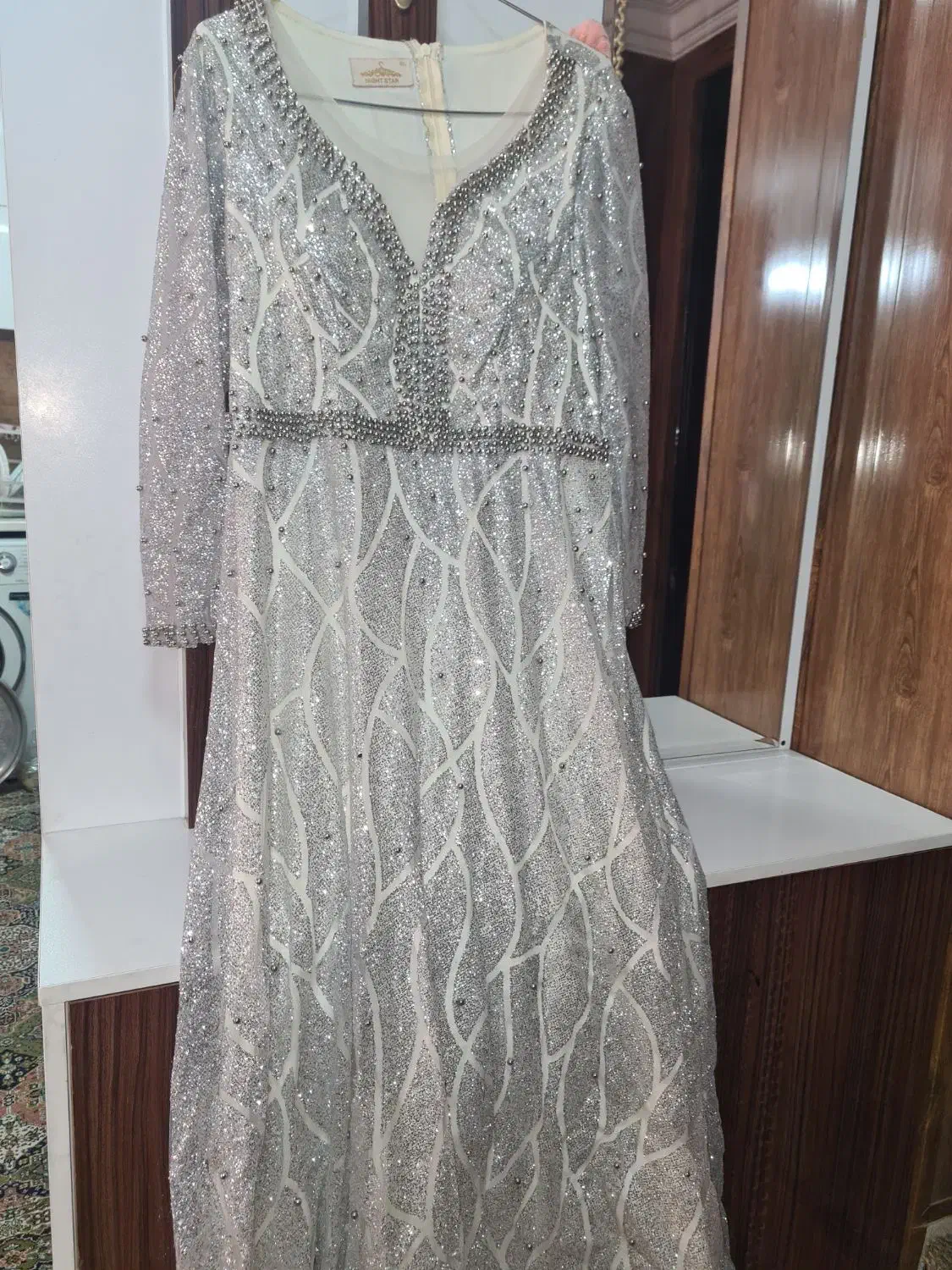 لباس مجلسی|لباس|مشهد, هنرستان|دیوار