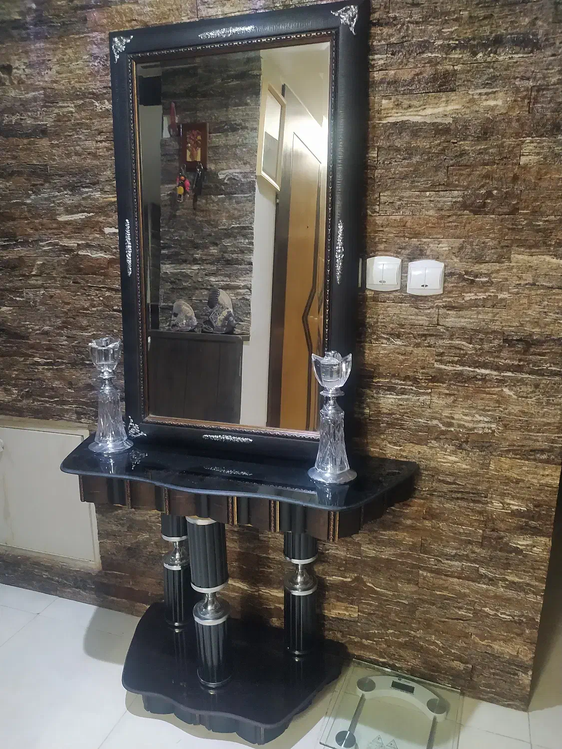 آیینه و شمعدان|آینه|اصفهان, سروستان|دیوار