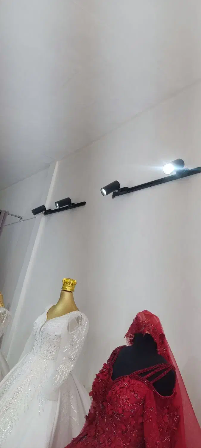 ده عدد لامپ پر نور با ریل به فروش می‌رسد|لامپ و چراغ|نهاوند, |دیوار